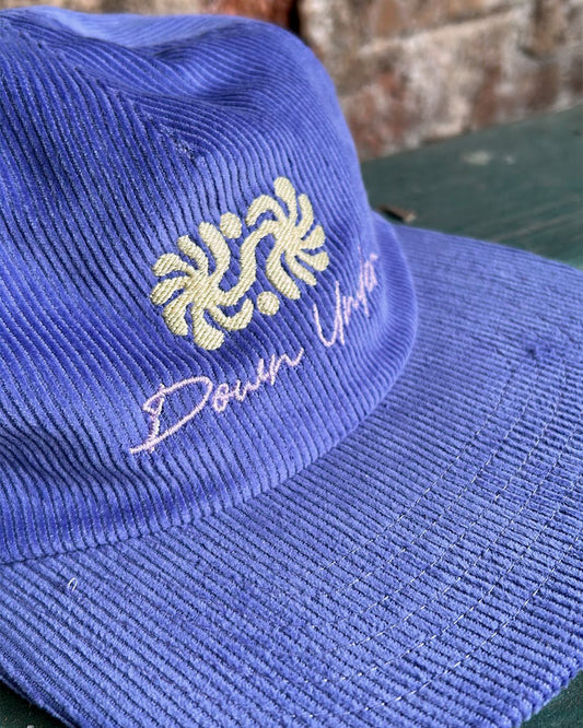 Gorra de pana lila
