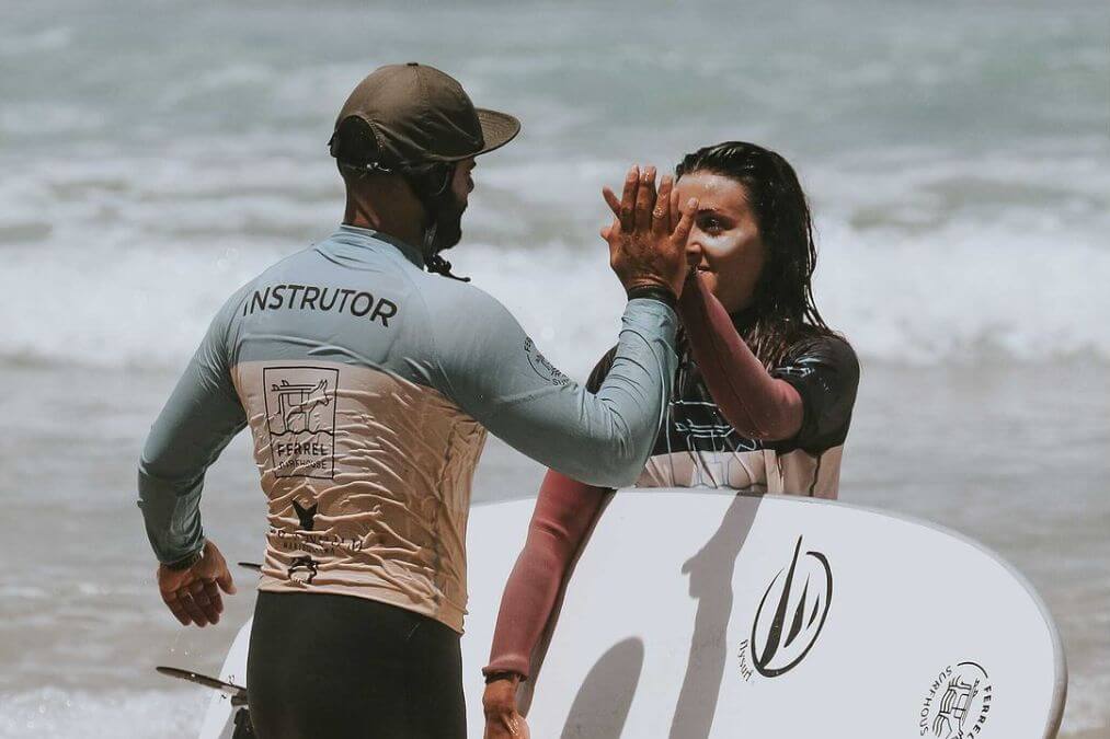 Monitor de surf: guía para enseñar mejor al alumno