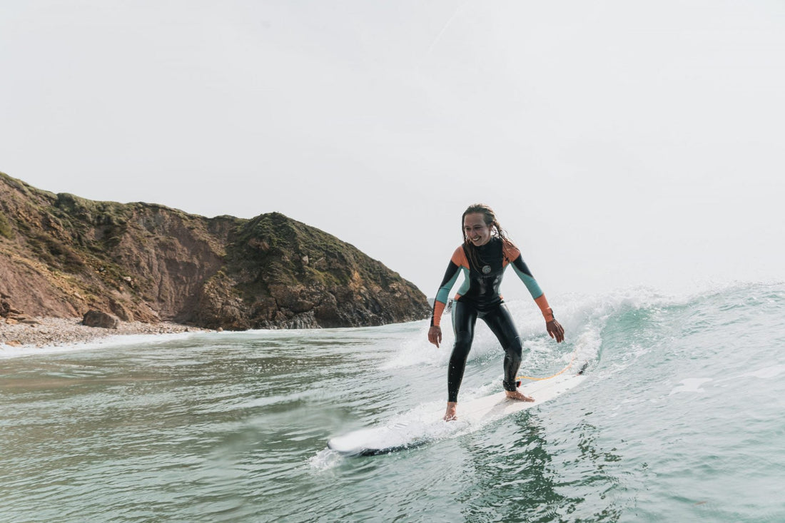 surf en playa de gerra con flysurf
