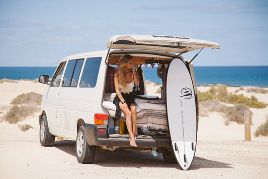 Surfista en una playa de El Algarve