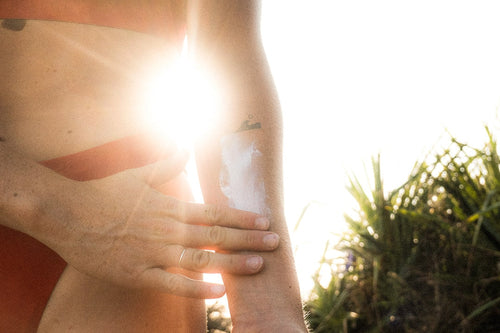 Protección Solar para Surfistas: Qué Crema Usar y Cómo No Quemarte en el Agua