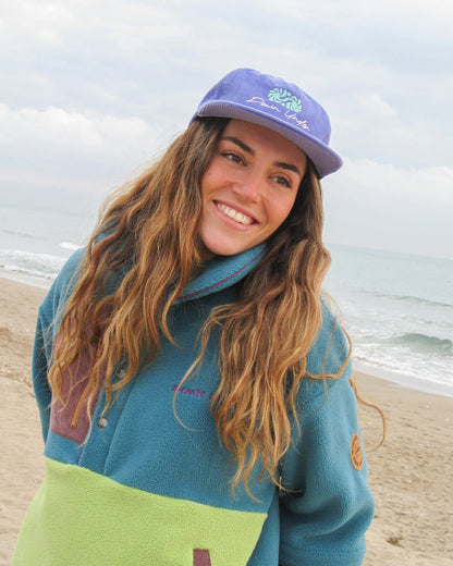 Gorra de pana lila