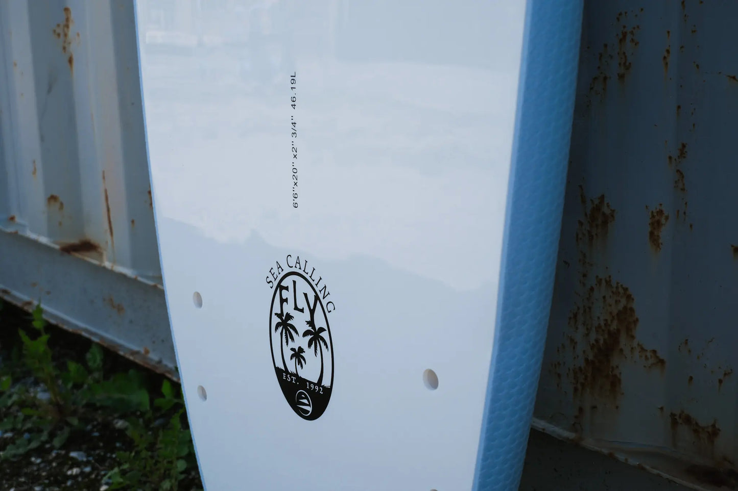 Detalle tail de la tabla de surf 6.6 sea calling 