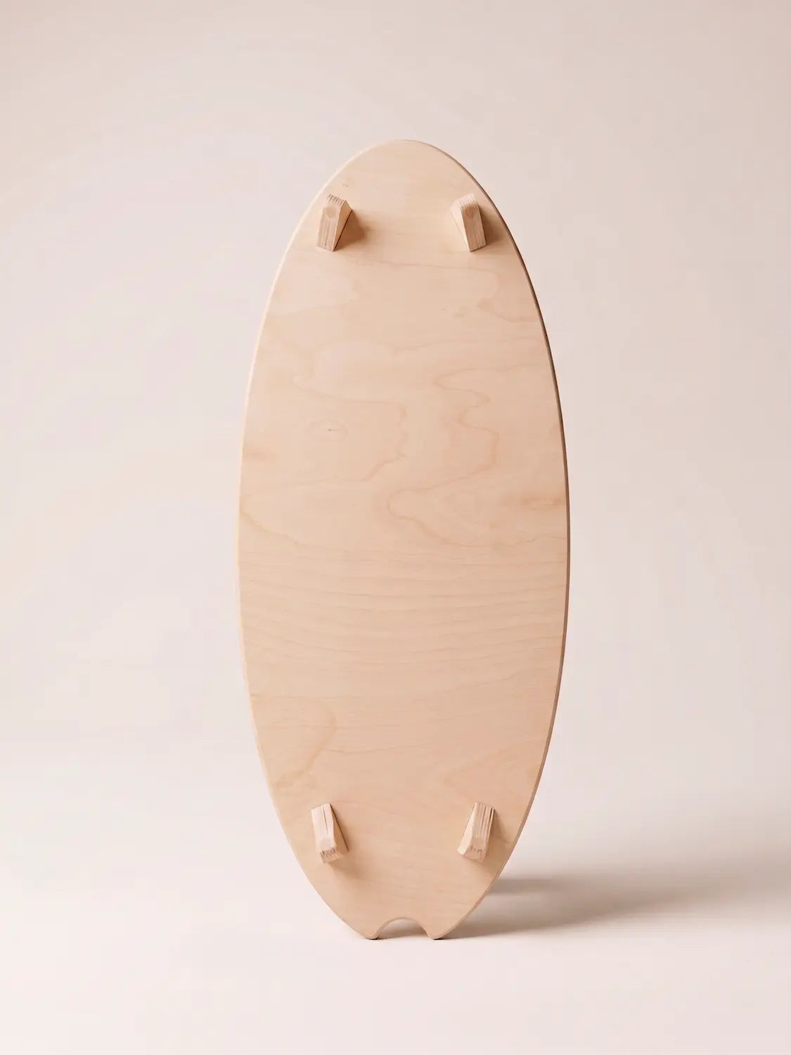 Tabla de equilibrio de surf por detrás.