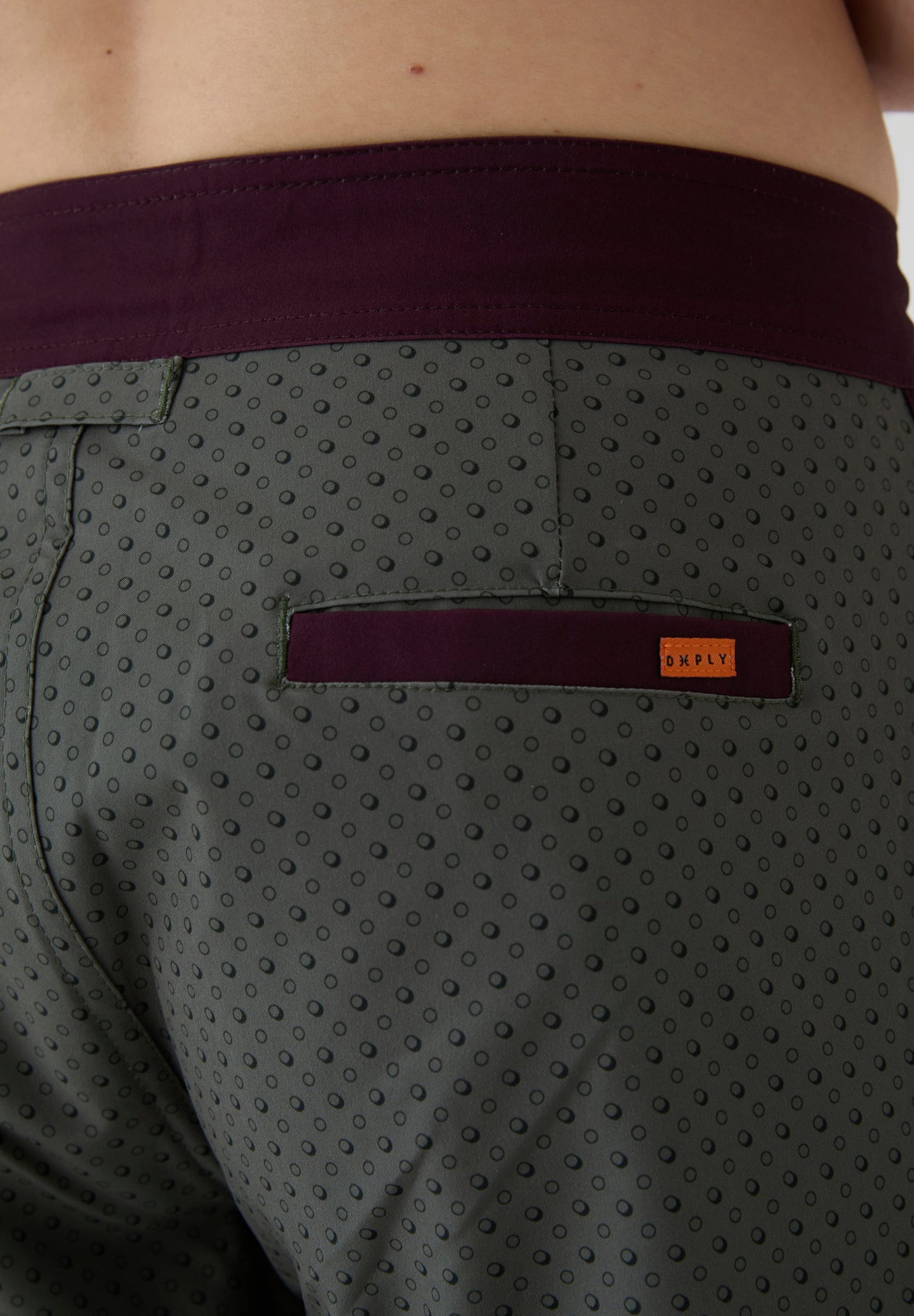 Detalle cintura y cordón regulable bañador surf hombre Deeply Beach