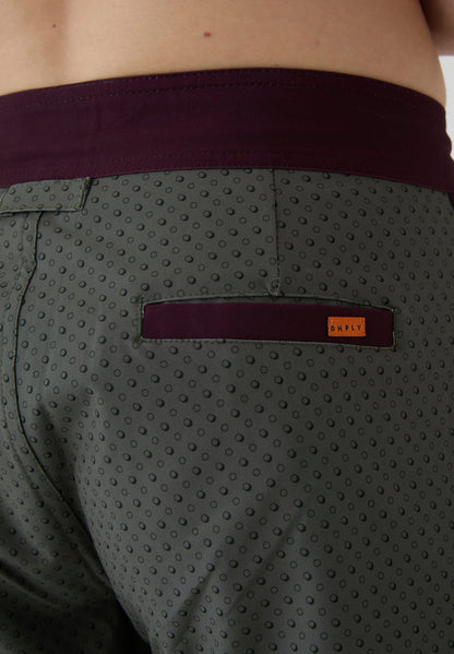 Detalle cintura y cordón regulable bañador surf hombre Deeply Beach