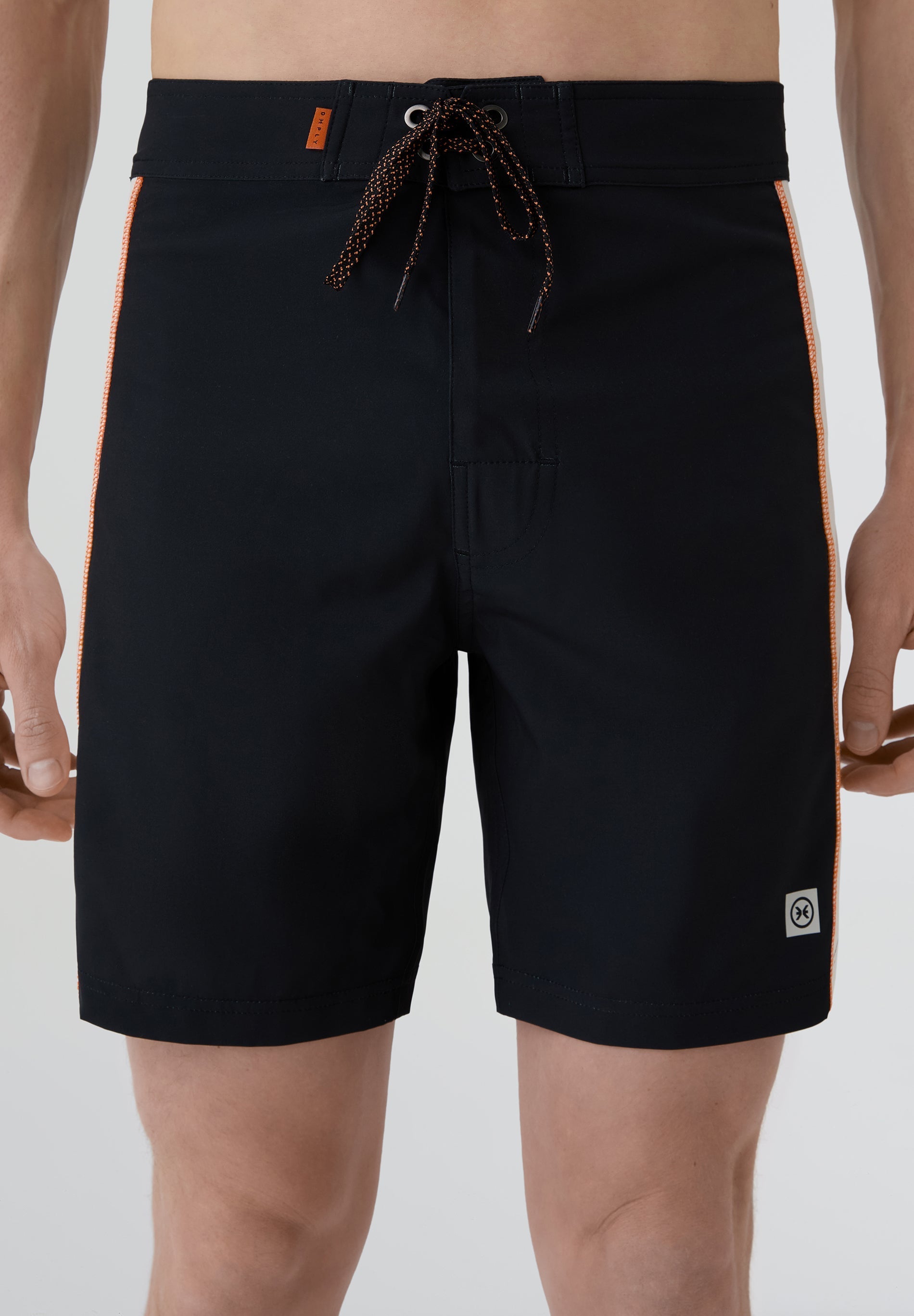 Bañador surf hombre Deeply Limitless II negro y blanco plano frontal