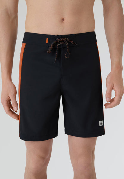 Bañador surf hombre Deeply Limitless II negro con modelo vista frontal
