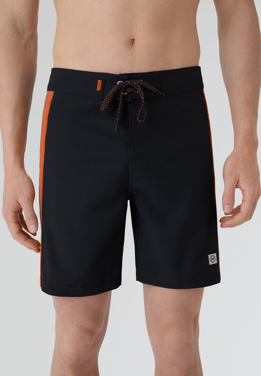 Bañador surf hombre Deeply Limitless II negro con modelo vista frontal