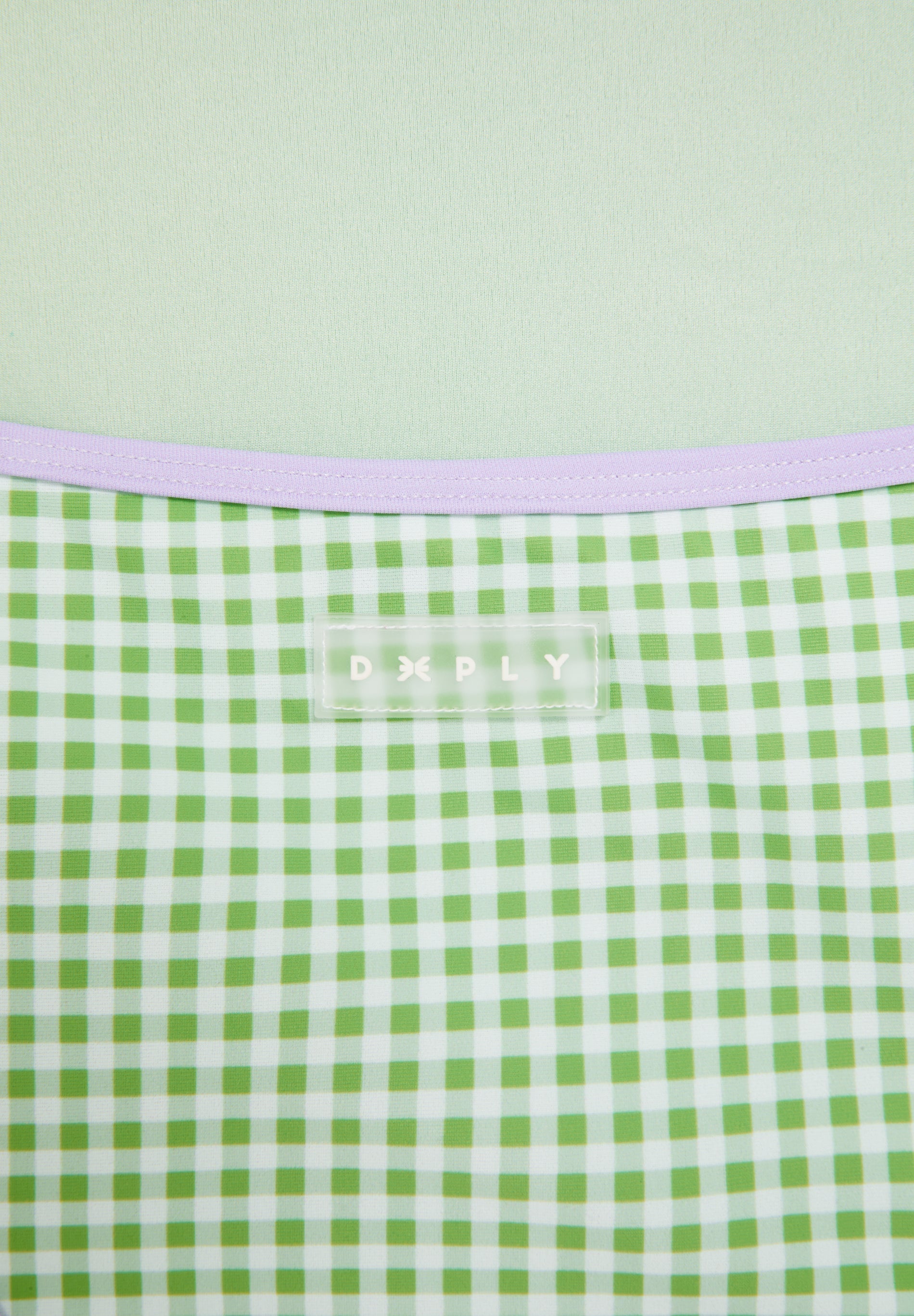 Bañador Deeply Mujer Glow verde, detalle del tejido