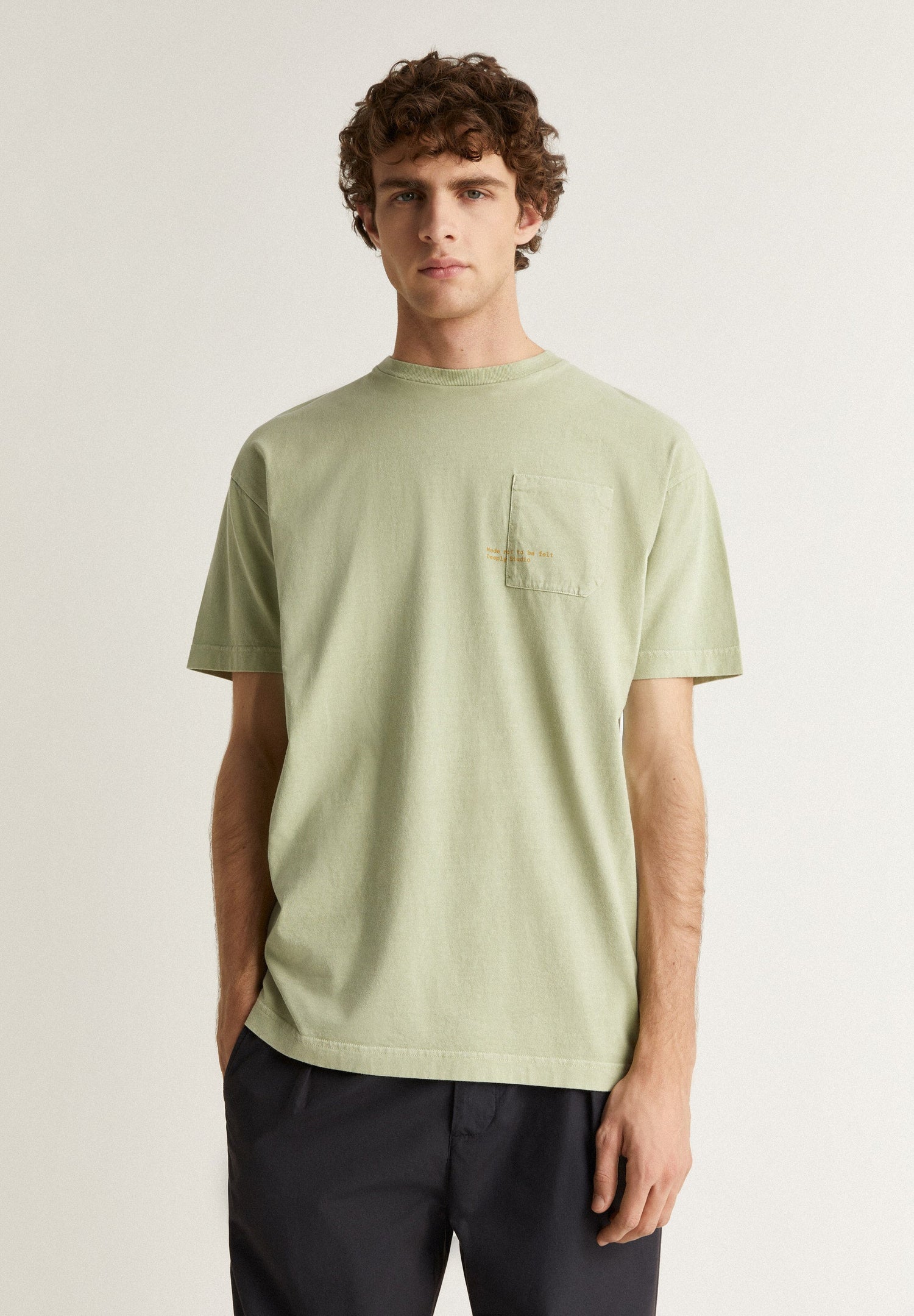 Camiseta Bolsillo Gráfico Caqui - Ropa