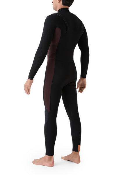 Vista trasera del traje de neopreno 4/3 para hombre mostrando las costuras reforzadas y el diseño de la espalda.