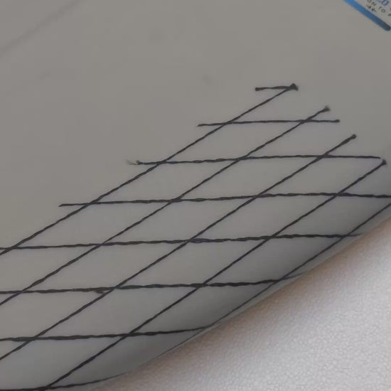 video de los detalles de la tabla de surf de fiber tech de flysurf