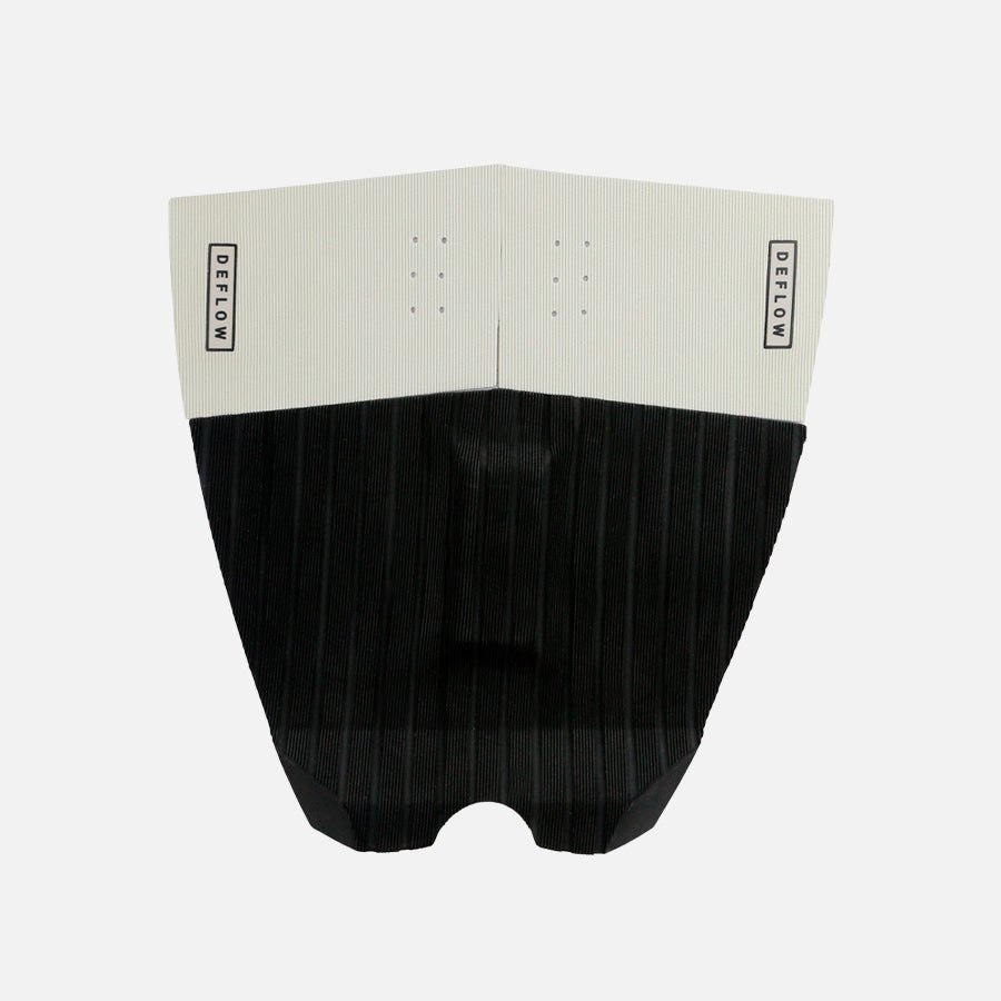 surf grip negro y plateado de deflow para el tail de la tabla de surf