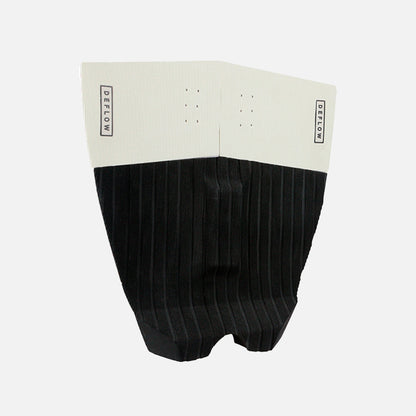 vista lateral del surf grip negro y plateado de 3 piezas de deflow para la cola de tu tabla de surf
