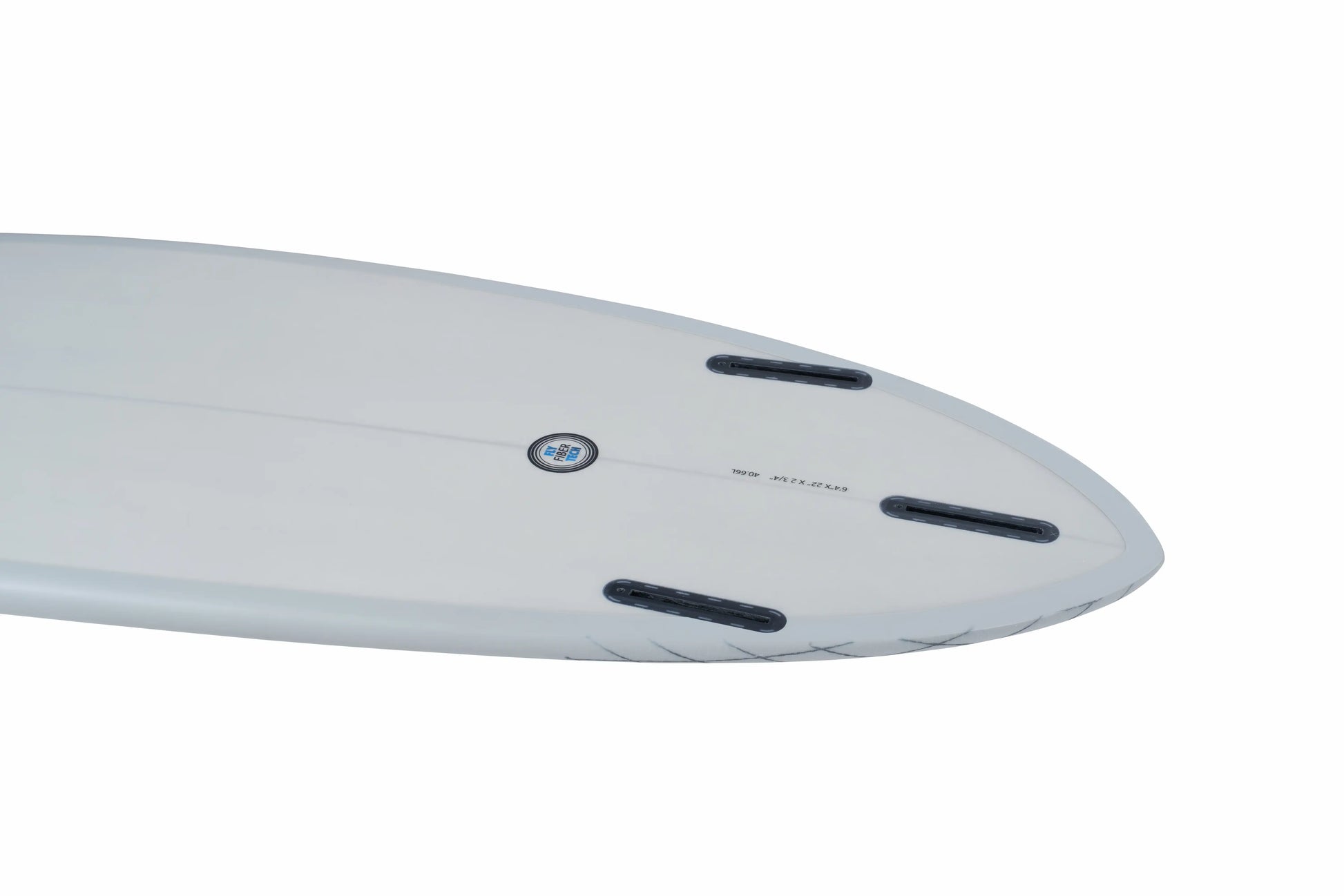 Detalle del tail de la tabla surf gris de resina epoxy.